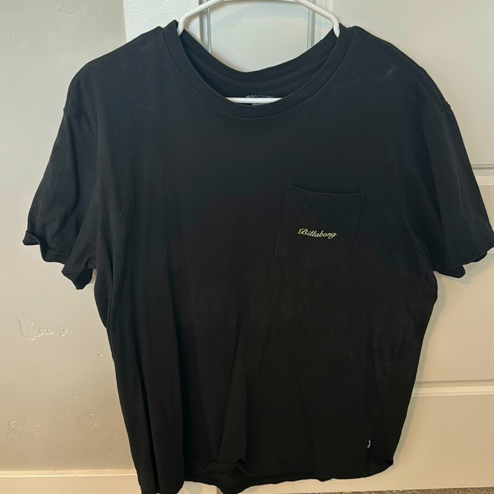 Mens billabong tee shirt. Soft shirt. No rips or tears in shirt.